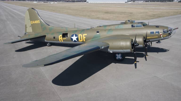 B-17 Flying Fortress 4 B-17 Bomber